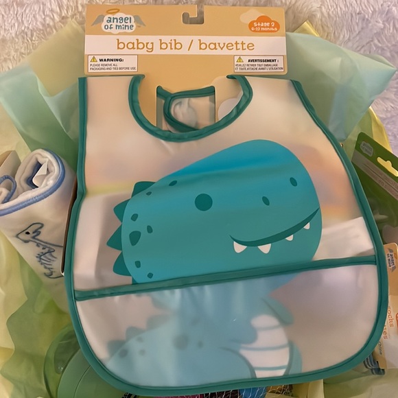 Dinosaur Themed Baby Shower Gift Basket or 6 Month Old Gift Set - Picture 5 of 5